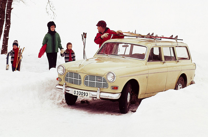 Illustration for article titled The Death Of The Volvo Wagon: Brick Tailgate No More